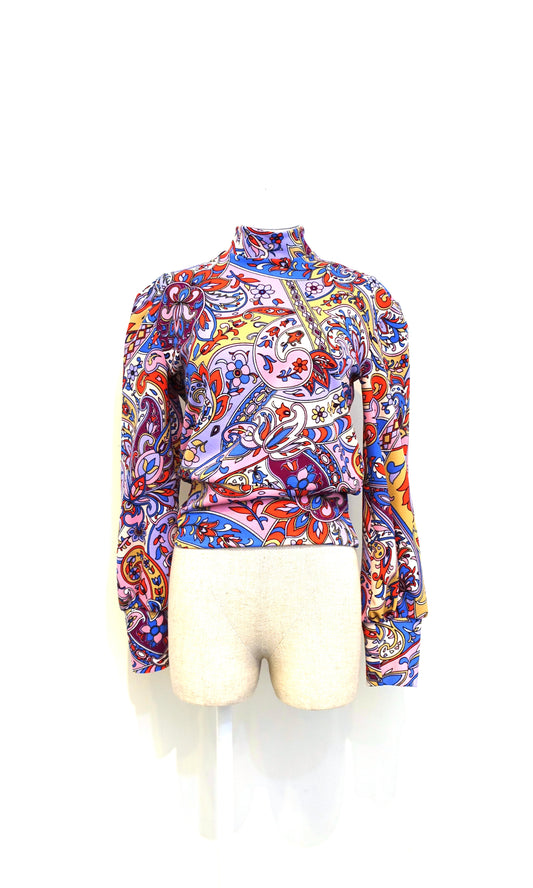 Top met hoge sluiting