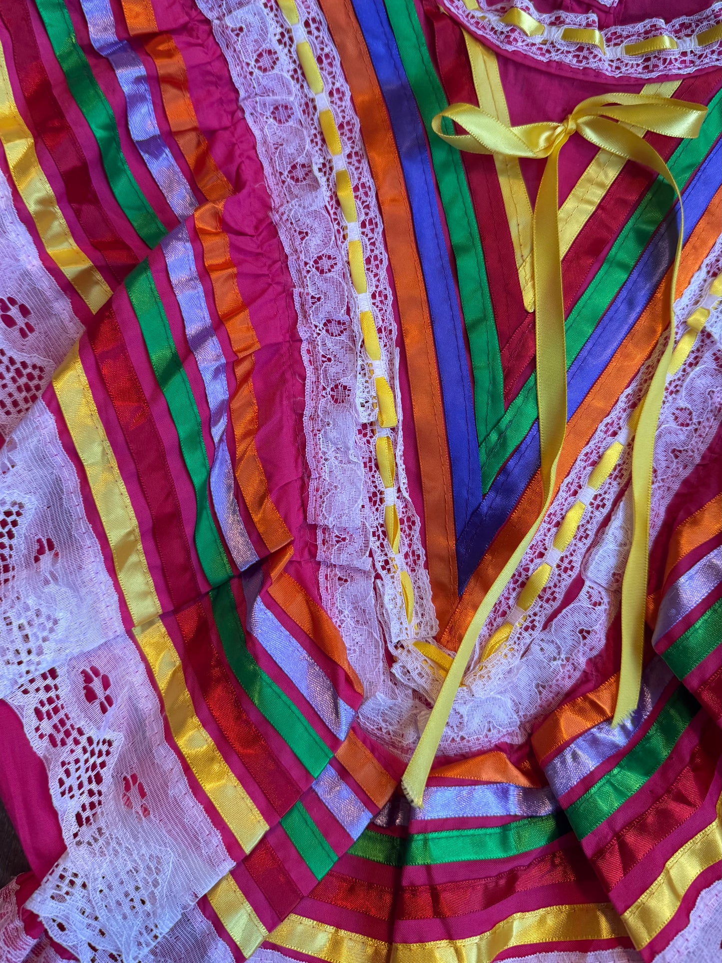 REWORK roze getailleerde top met linten en kant