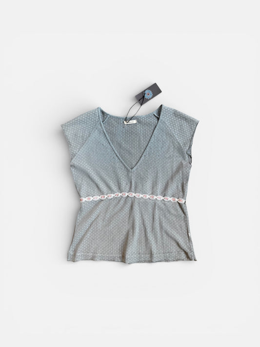 REWORK lichtblauwe top met lint en glimmertjes