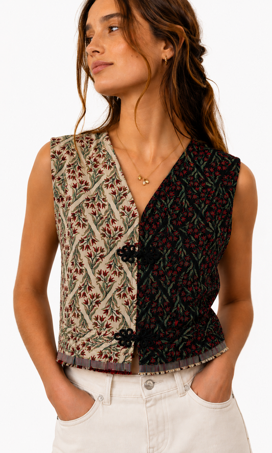 Gilet in tulp/rozen print, half donker half licht met tailleband en plooitjes