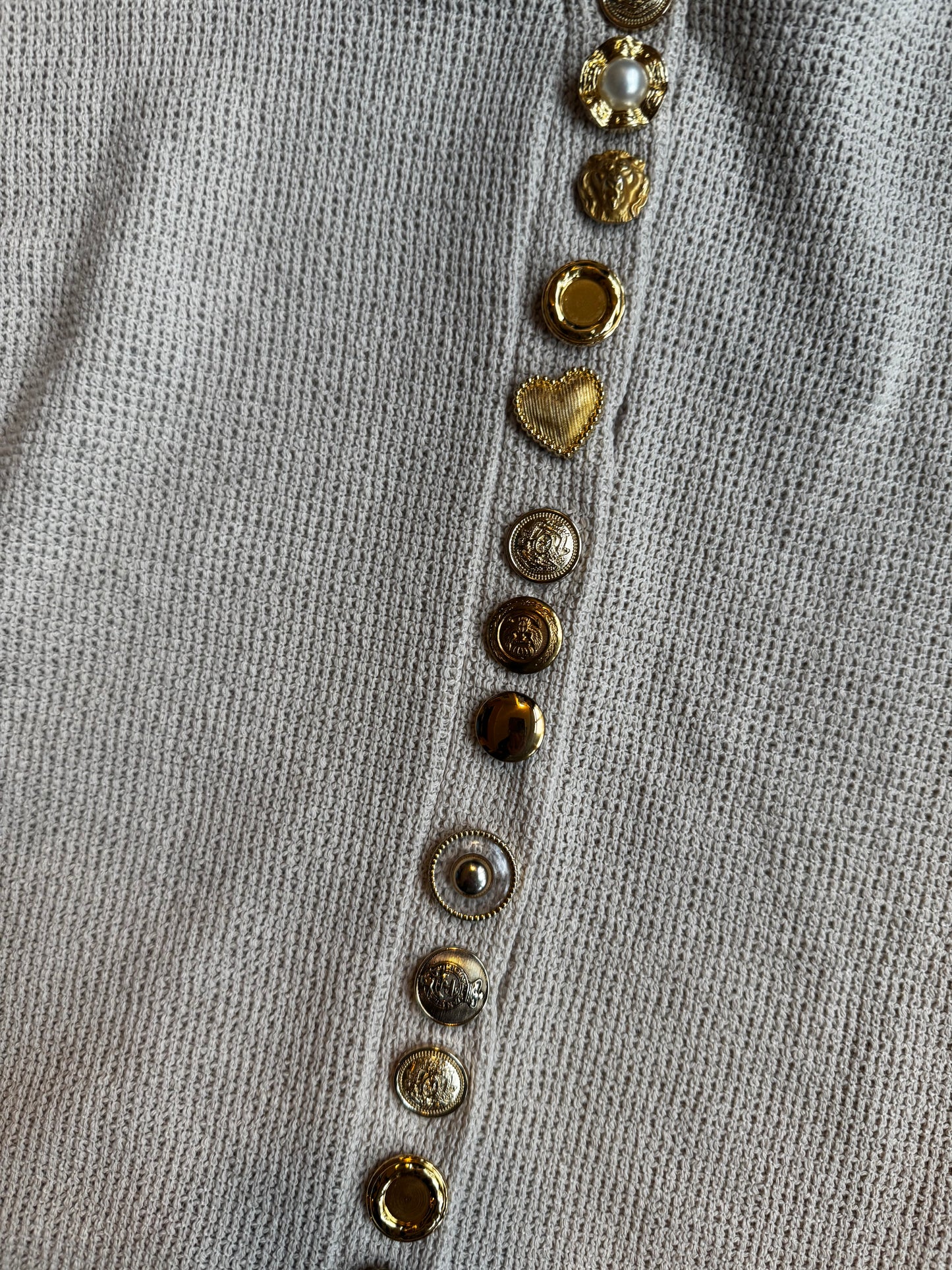 REWORK vest met gouden knopen