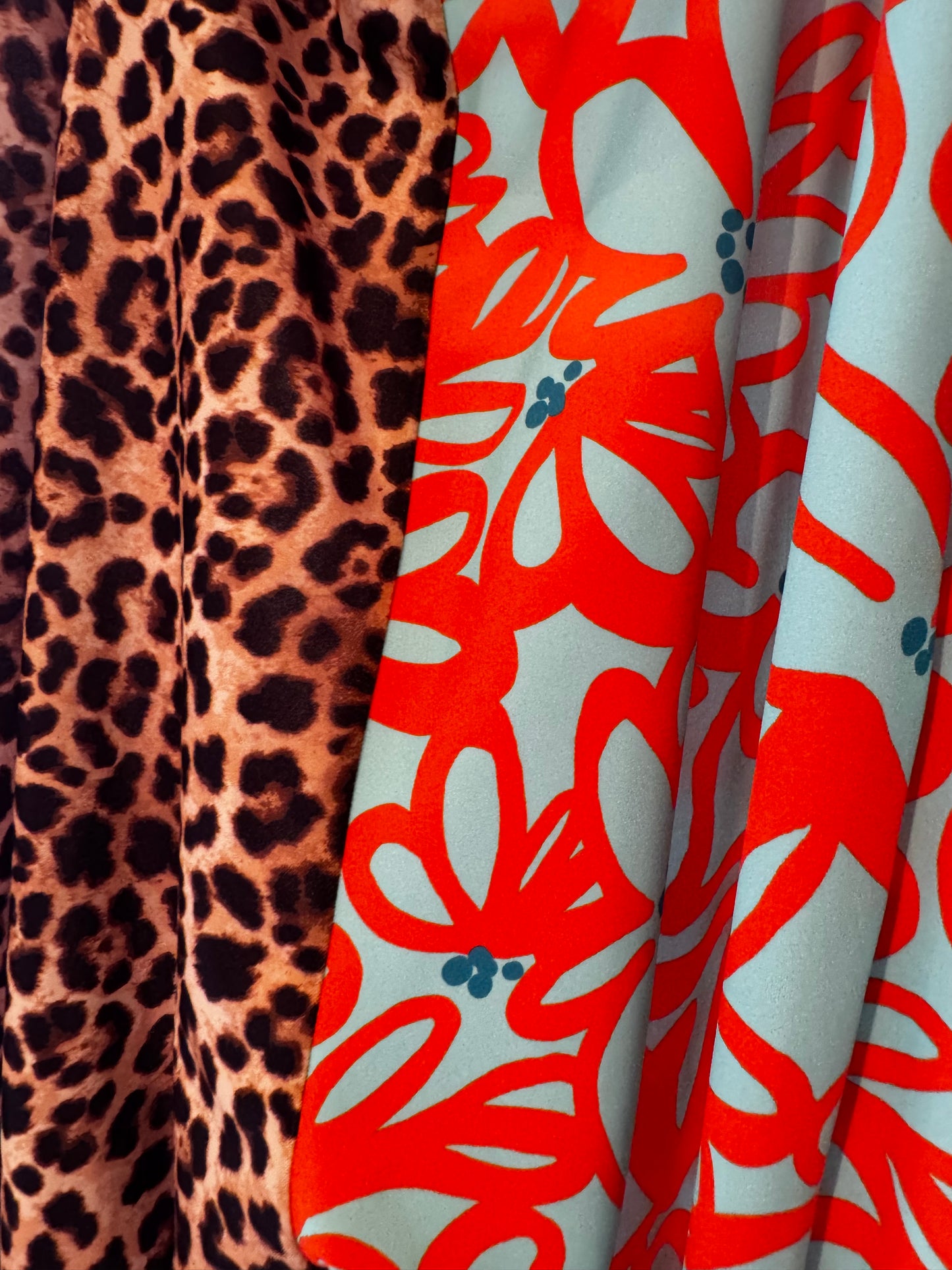 Jumpsuit open rug in panter en bloemenprint