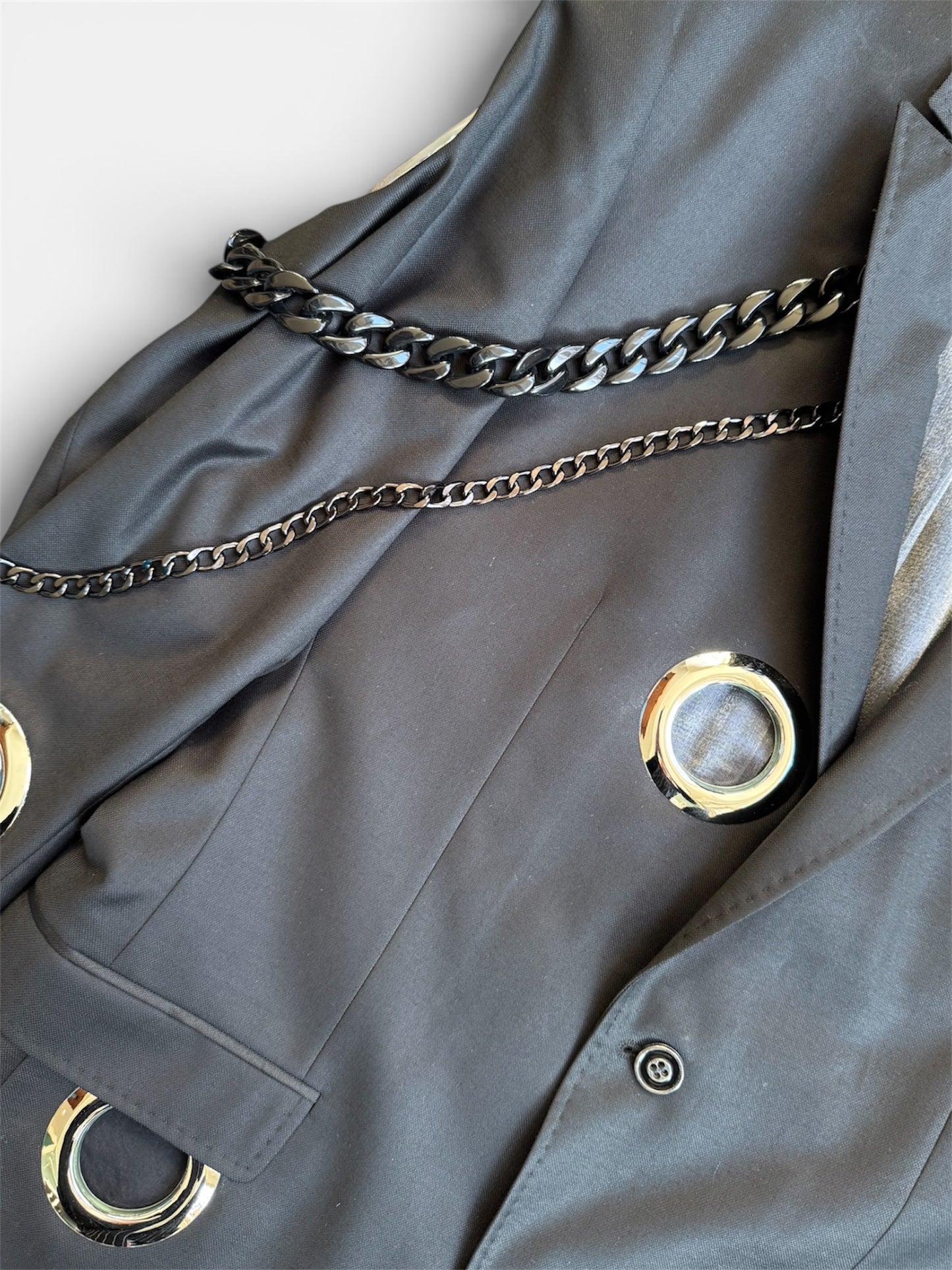 REWORK zwarte blazer met gaten en kettingen