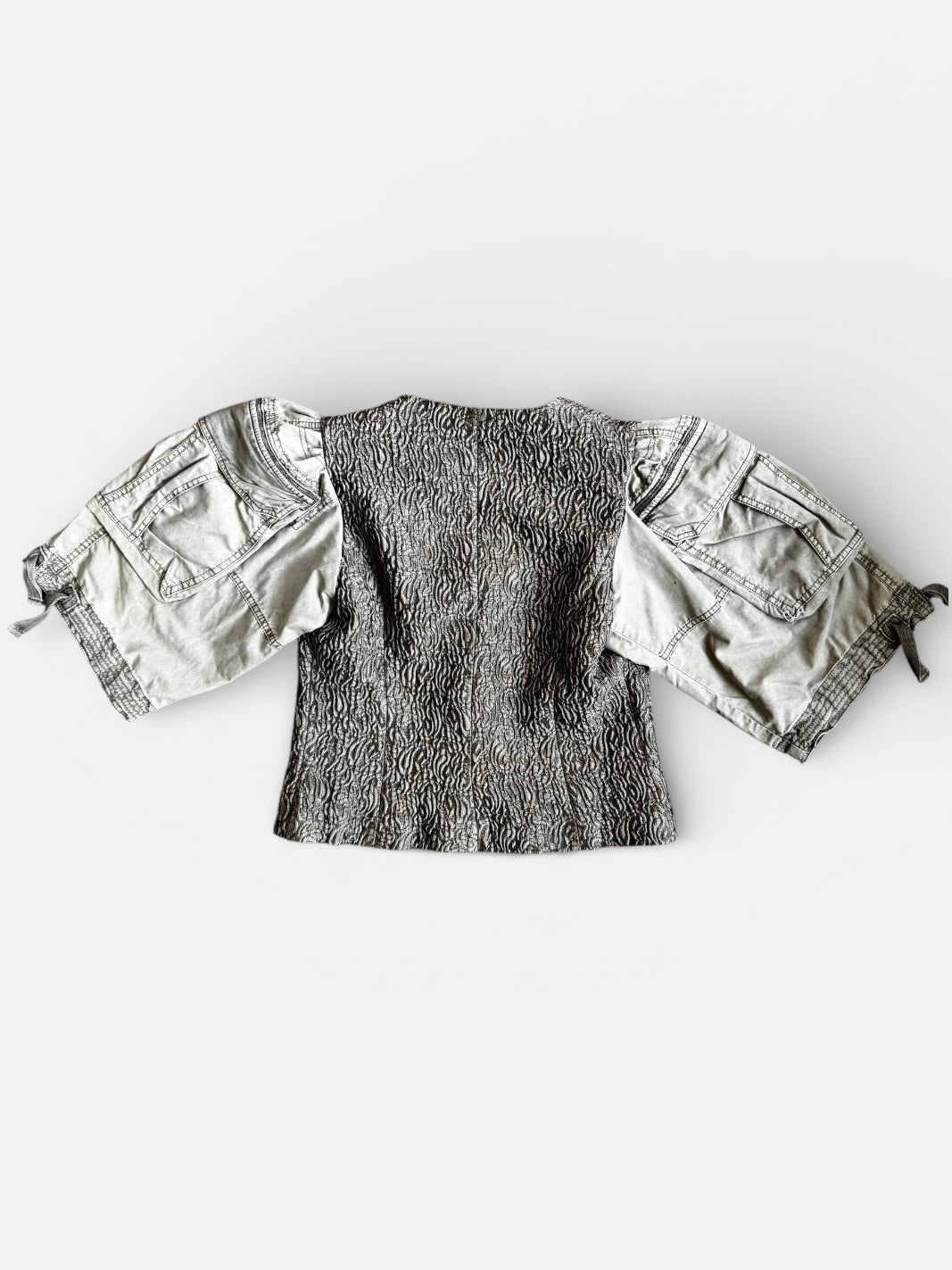 REWORK top met opvallende mouwen