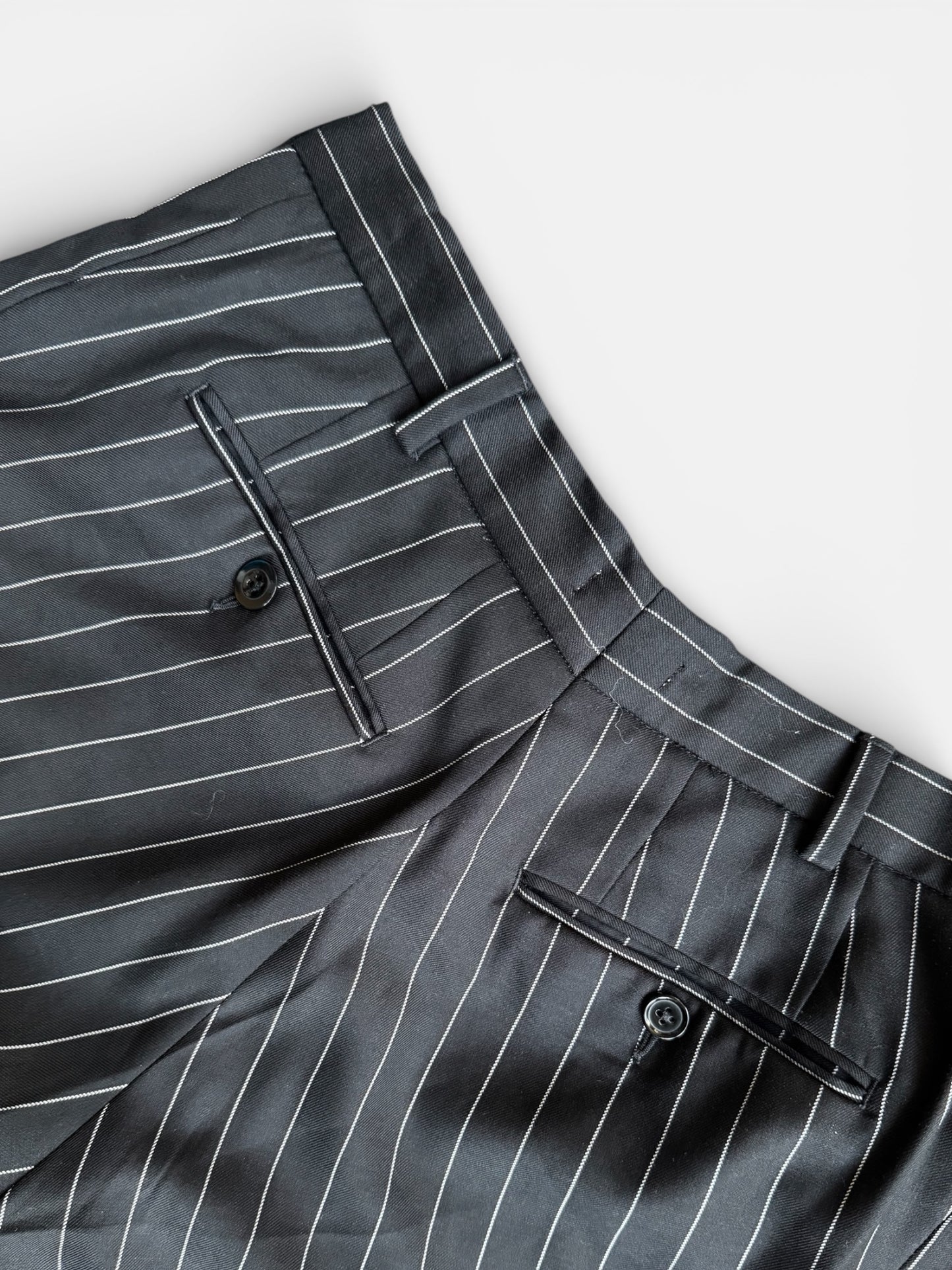 REWORK zwart gestreepte pantalon met rode strik