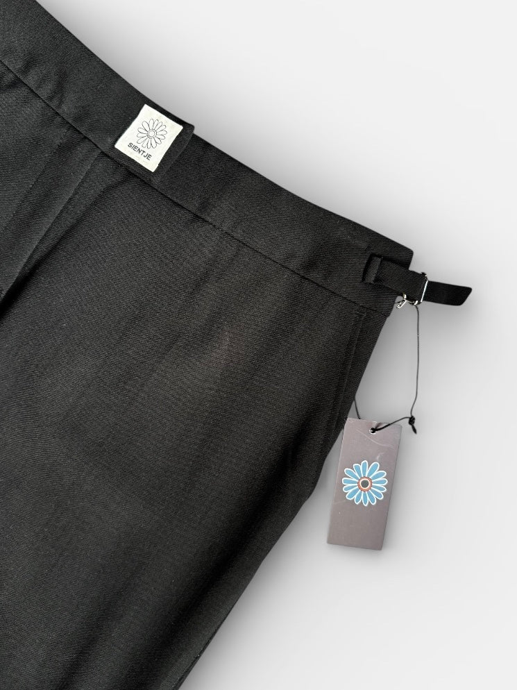 REWORK zwarte pantalon met cutout detail en gespen