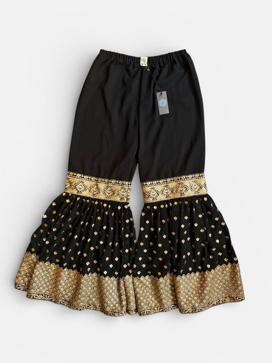 REWORK zwarte broek met elastiek en gouden flare pijpen