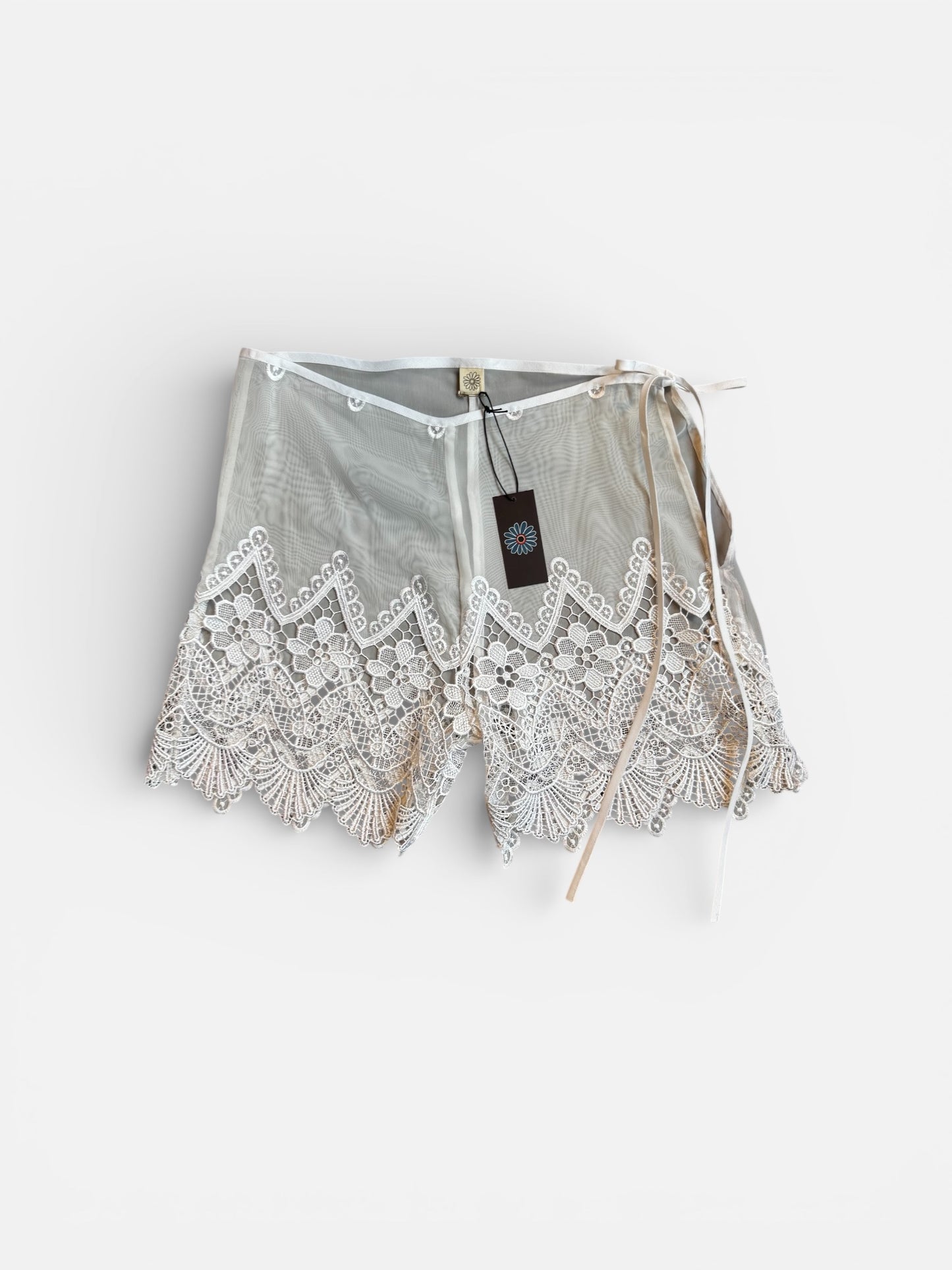 REWORK wit kanten short