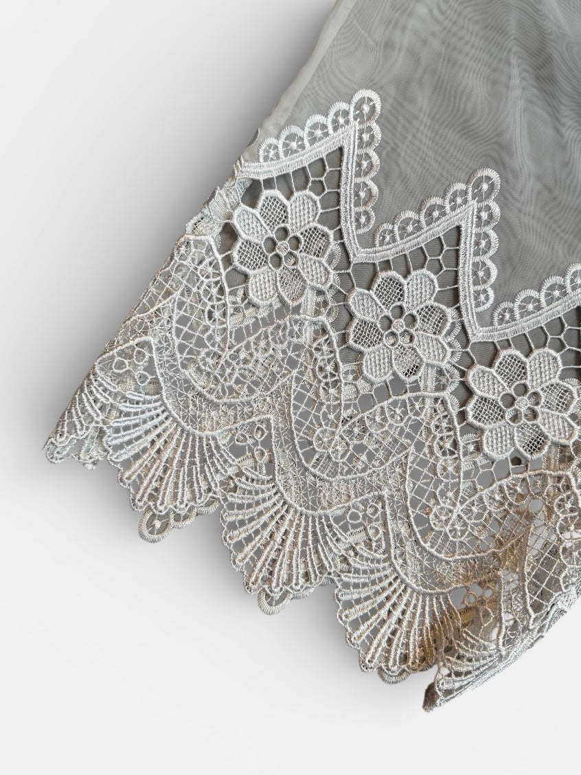 REWORK wit kanten short