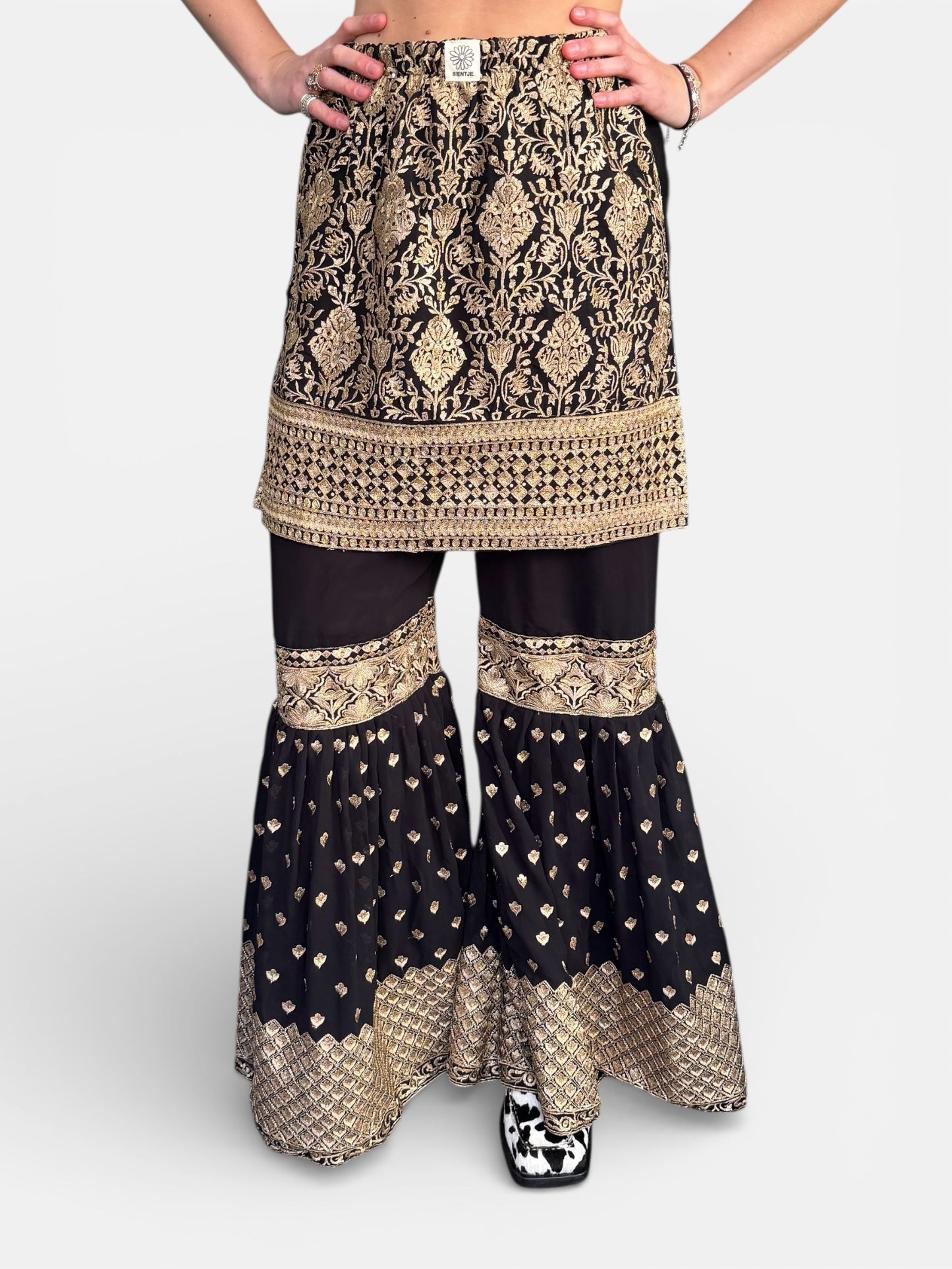 REWORK zwart rokje/top met gouden barok print